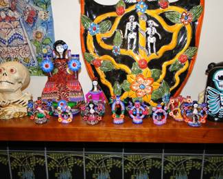 Dia De Los Muertos decorative pieces
