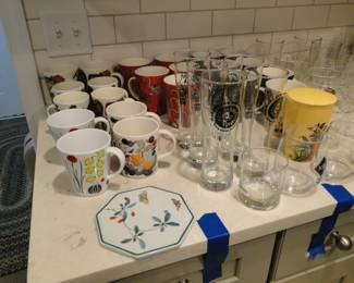 Of course we have fancy coffee and tea mugs too