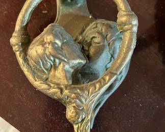 Kissing door knocker