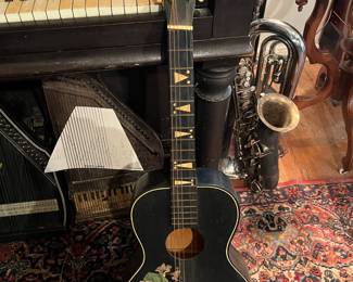 1930s USA parlor guitar - Supertone?