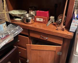 Another kitchen cabinet