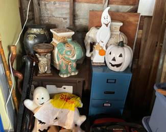 Garden elephants & halloween