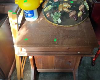 Slanted lift top desk