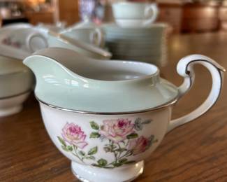 Vintage Moss Rose Pattern Tea Set fourth image