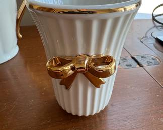Seymour K Gold Nostalgia Bow Vase