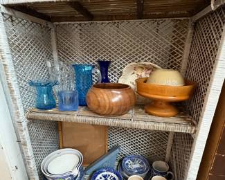 Blue willow, Blue Glass, Wood Bowls, Blue Vases