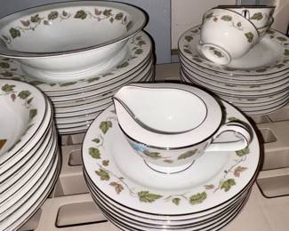 Noritake Vineyard China dish set 
