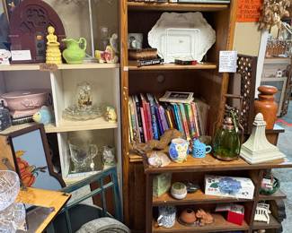white cubby shelf, Shelf on wheels