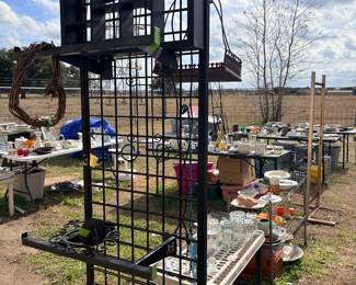 Metal  Rack on  wheels 