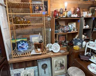 Gody Ladies Print, Vanity Stool, Clothing rack wooden