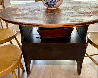 Antique Early American Pine Tilt Top Shoe Foot Hutch Table Tavern Chair Storage $1500
41.5” D x 30” H