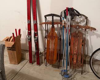 Vintage Sleds, Vintage Skis