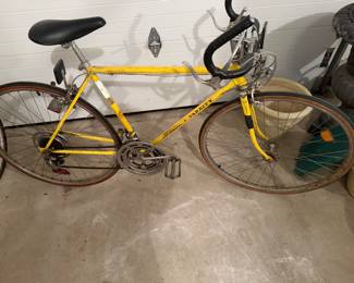 Schwinn Varsity Men Bike