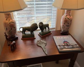 Vintage Mahogany Occasional Table. Vintage Hand Painted Table Lamps.