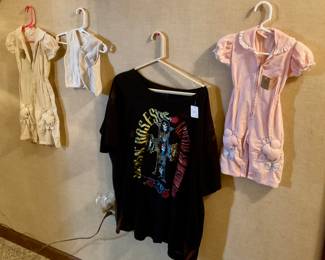 Baby clothing, fine arts