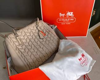Coach - Like NEW w/ Box