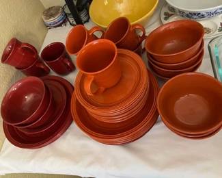 Dinnerware set