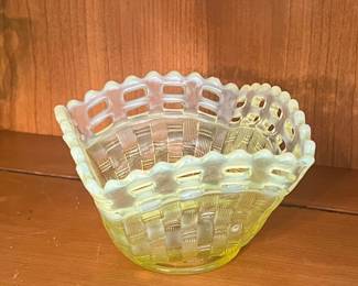 Fenton Basketweave Bowl (Vaseline glass)