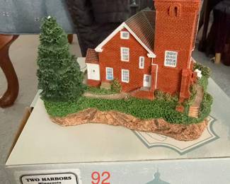 Harbour Lights "Two Harbors, Minnesota" Lighthouse #293