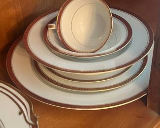 Noritake Fine China Dinnerware Set