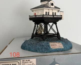 Harbour Lights Middle Bay Lighthouse #187