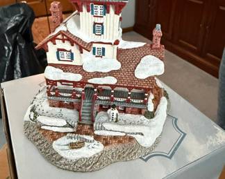 Harbour Lights "Christmas at Crystal Cove" Lighthouse Figurine