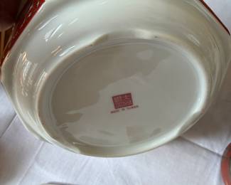 TAIWAN vtg chinese porcelain covered casserole serving bowl key greek red