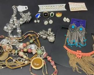 Rings and earrings lot