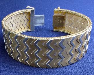 UNO-A-R Italian 18K Gold Articulated Bracelet With Geometric Design, Marked 750 Uno-A-R - Aprox 46.53 Grams 