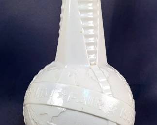 1939 New York World's Fair Milk Uranium Glass Bottle 
