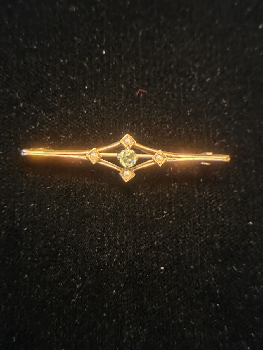 10K Gold Antique pin 