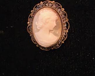 10K Gold Cameo. One of several in this sale. 