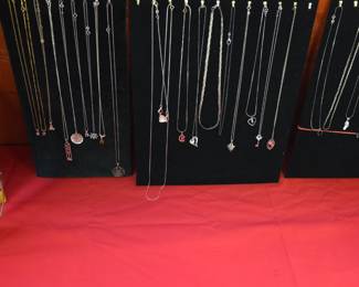 Part of the fantastic selection of Sterling chains. 