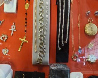 Assorted Gold jewelry 