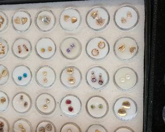 Assorted Gold jewelry 