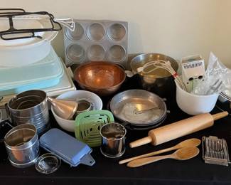 Vintage Cookware Mystery Lot