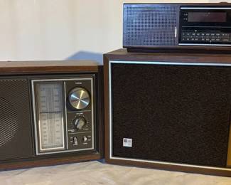 Vintage Panasonic Radios, Realistic Radio