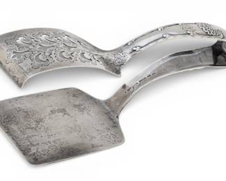 Lot 46
Tiffany & Co. (New York) Sterling Silver Asparagus Tongs, King's Pattern L 7.2" 5.59 t oz 1 PC