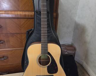 Yamaha FG Acoustic Guitar