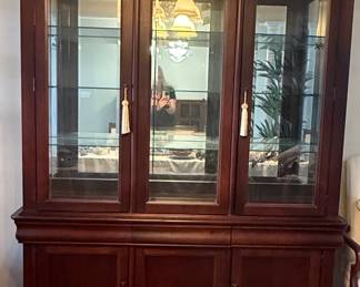 Broyhill Maison Lenoir Cherry Wood China Cabinet