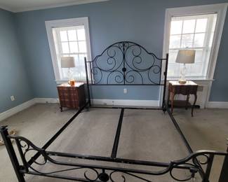 Metal bed frame