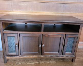 Entertainment cabinet