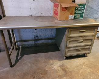 Metal prep table 