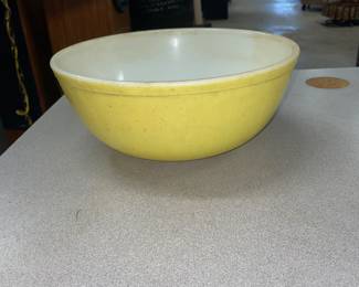 4 quart Pyrex bowl