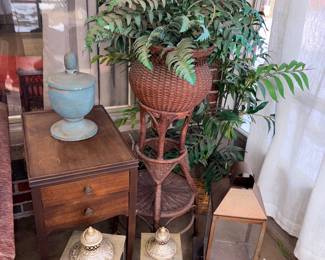 Bar Harbor Style Wicker Furniture w/Suede Cushions!