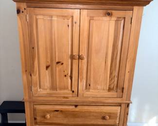 Broyhill Fontana Solid Pine Bedroom Set!