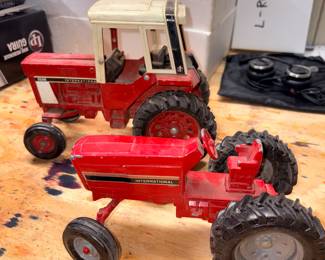 International Harvester #1586 Tractor, Ertl STK415 International Harvester Tractor!