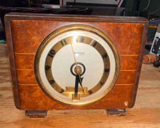 Mid Century Hammond Synchronous Wood USA Electric Mantel Clock!
