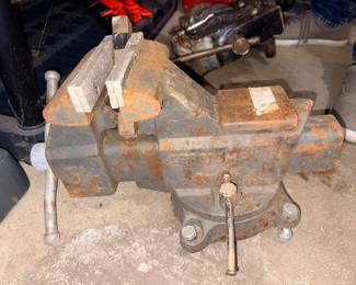 Craftsman 5 ½ USA Bench Vice!