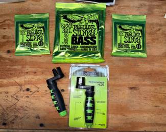 Ernie Ball Regular Slinky #2221 Nickel Wound Guitar Strings &